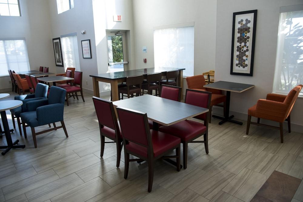 Holiday Inn Express Hotel & Suites Lexington-Downtown University By Ihg Bagian luar foto