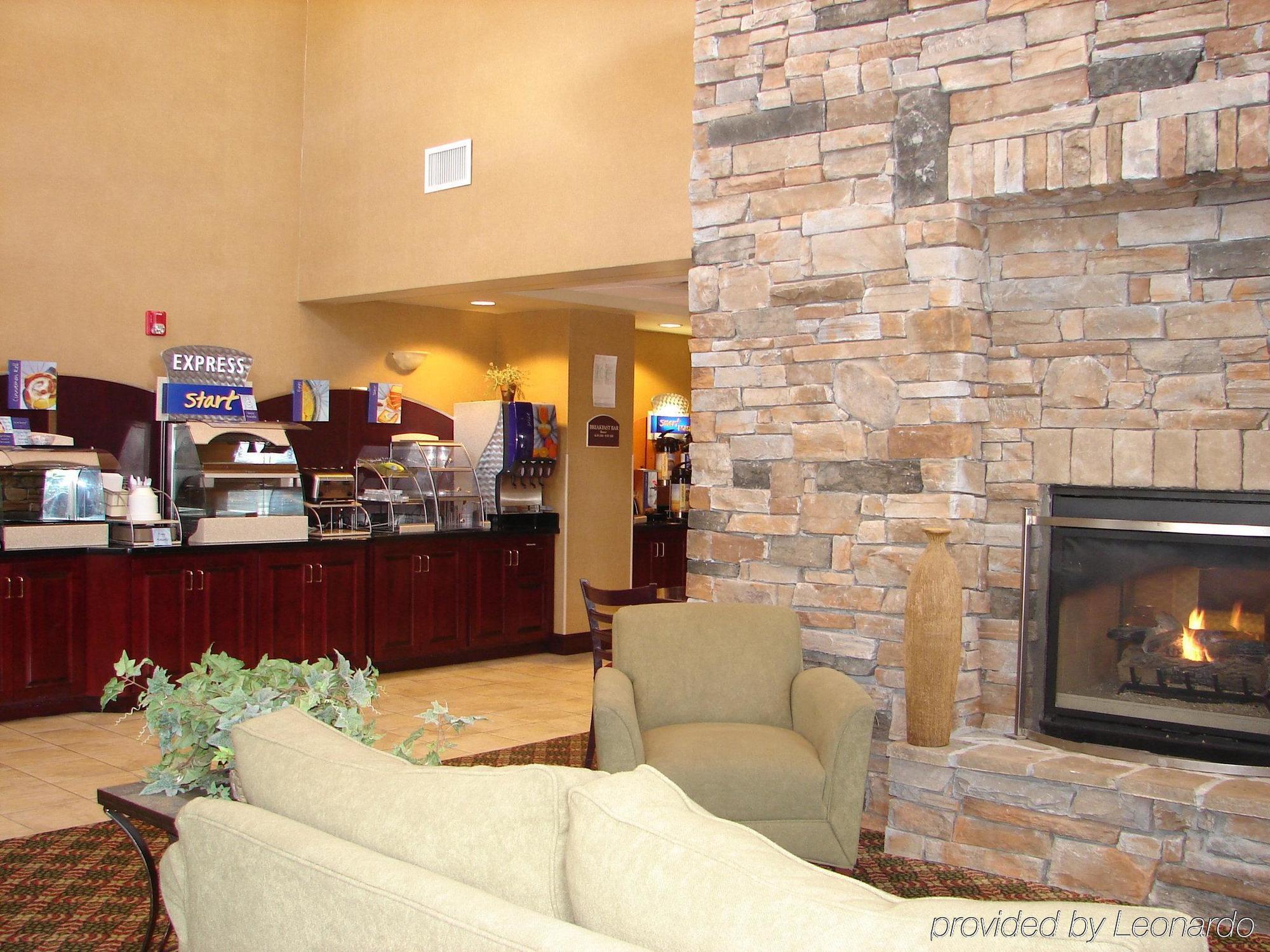 Holiday Inn Express Hotel & Suites Lexington-Downtown University By Ihg Bagian luar foto