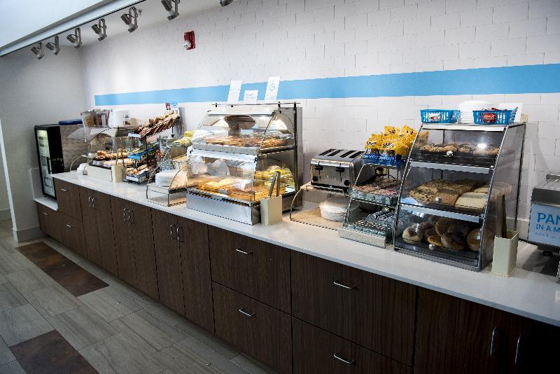 Holiday Inn Express Hotel & Suites Lexington-Downtown University By Ihg Bagian luar foto